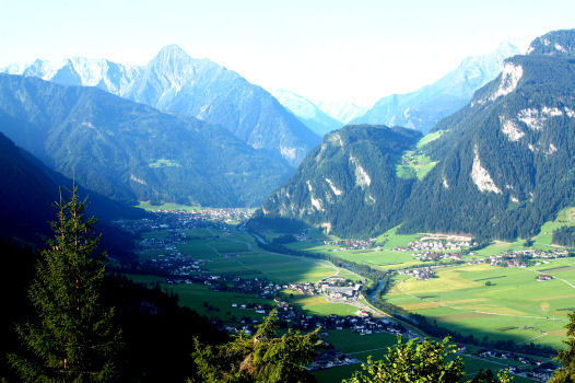 0301 Op weg naar Gerlosstein: uitzicht op Mayrhofen
