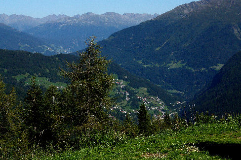 1708-Ganatschalpe: uitzicht op een wijds dal (2)
