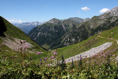 2009-Naar de Anhalterhütte (2038m) dalen en klimmen!
