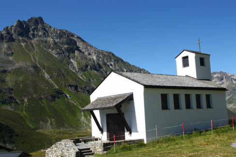 1605-De kapel bij de Silvretta Stausee
